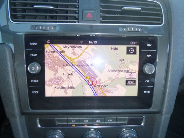 Fahrzeugabbildung Volkswagen Golf VII Variant >Navi/Klima/VW Connect<