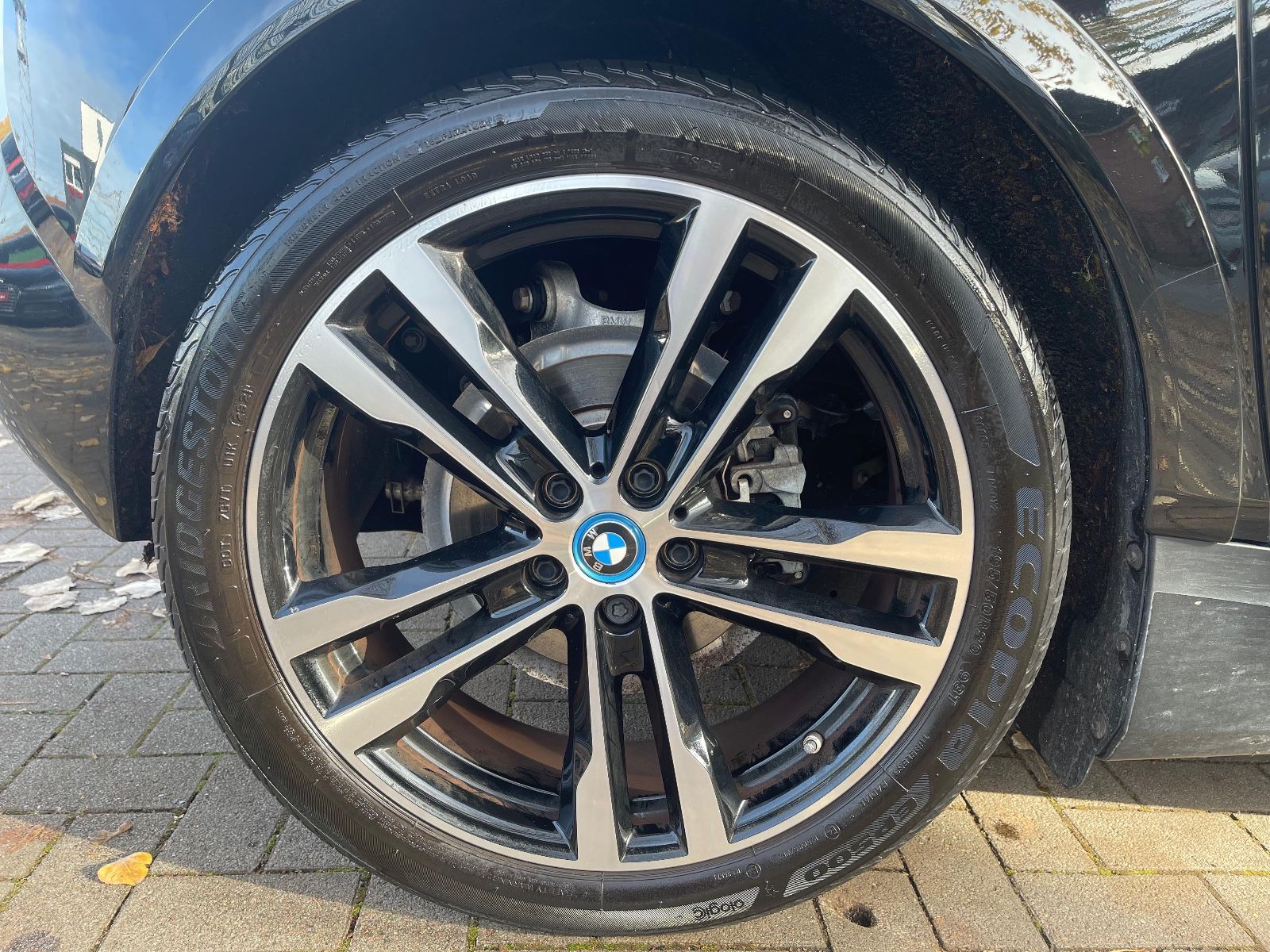 Fahrzeugabbildung BMW i3s KAMERA*SHZ*Business-Paket*20ZOLL*LED