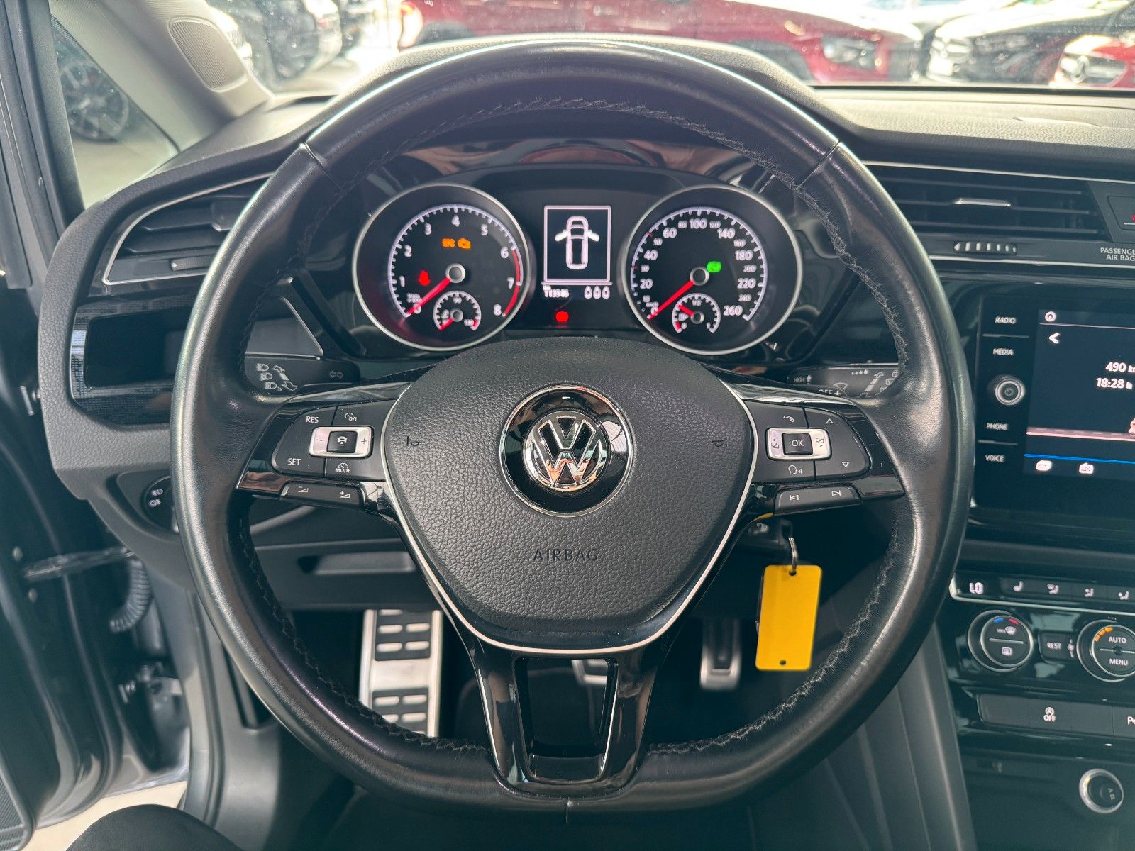 Fahrzeugabbildung Volkswagen Touran 1.4 TSI Automatik Sound "LED Spiegel-P."