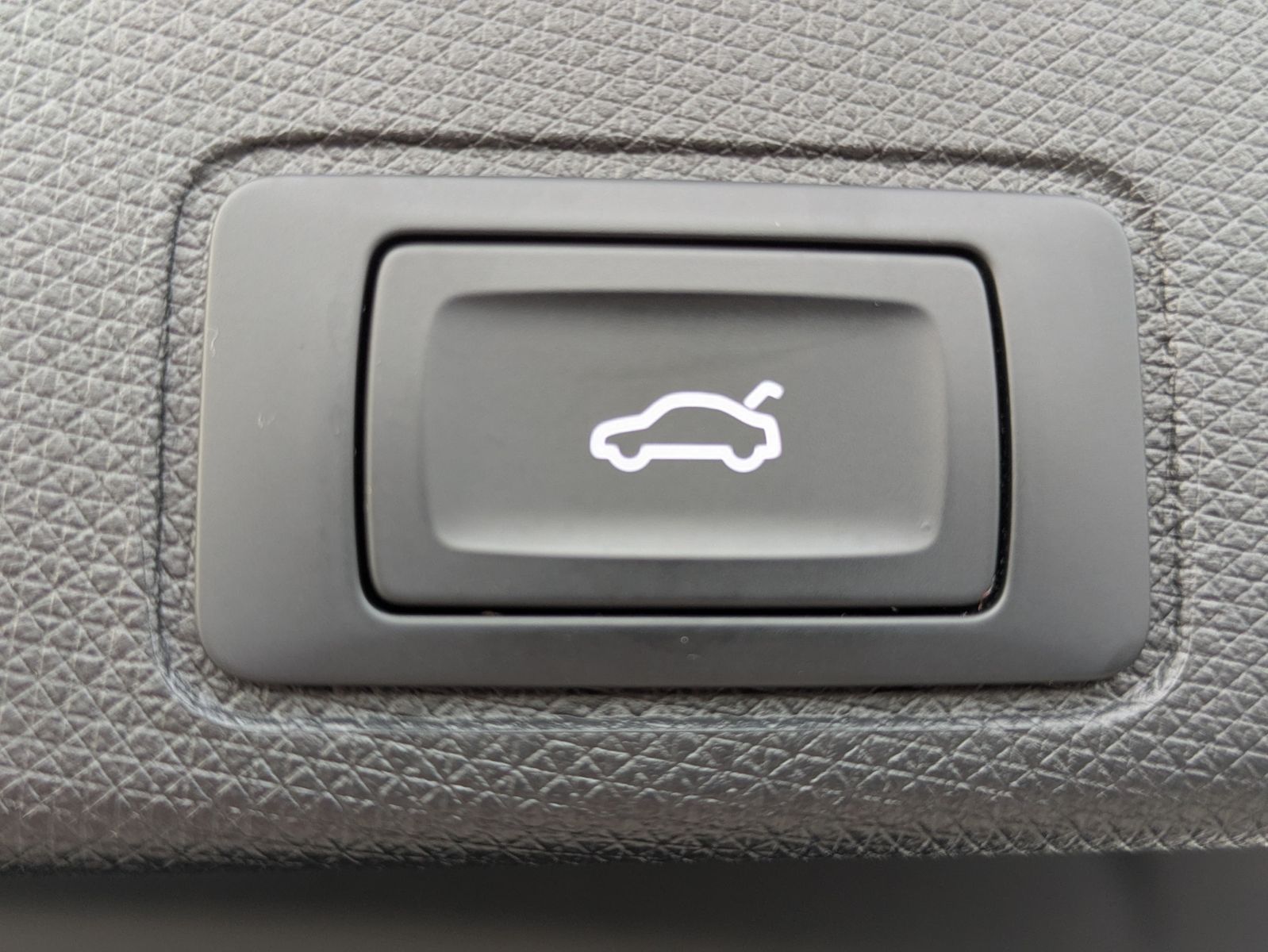 Fahrzeugabbildung CUPRA Terramar 2.0 TSI 4D VZ HUD*MATRIX*PANO*DCC*20"