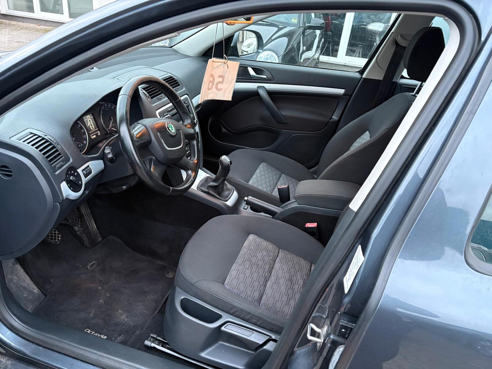 Skoda Octavia 2011 — photo 8