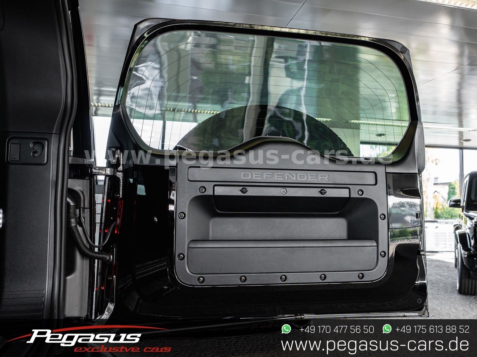 LAND ROVER Defender - 49