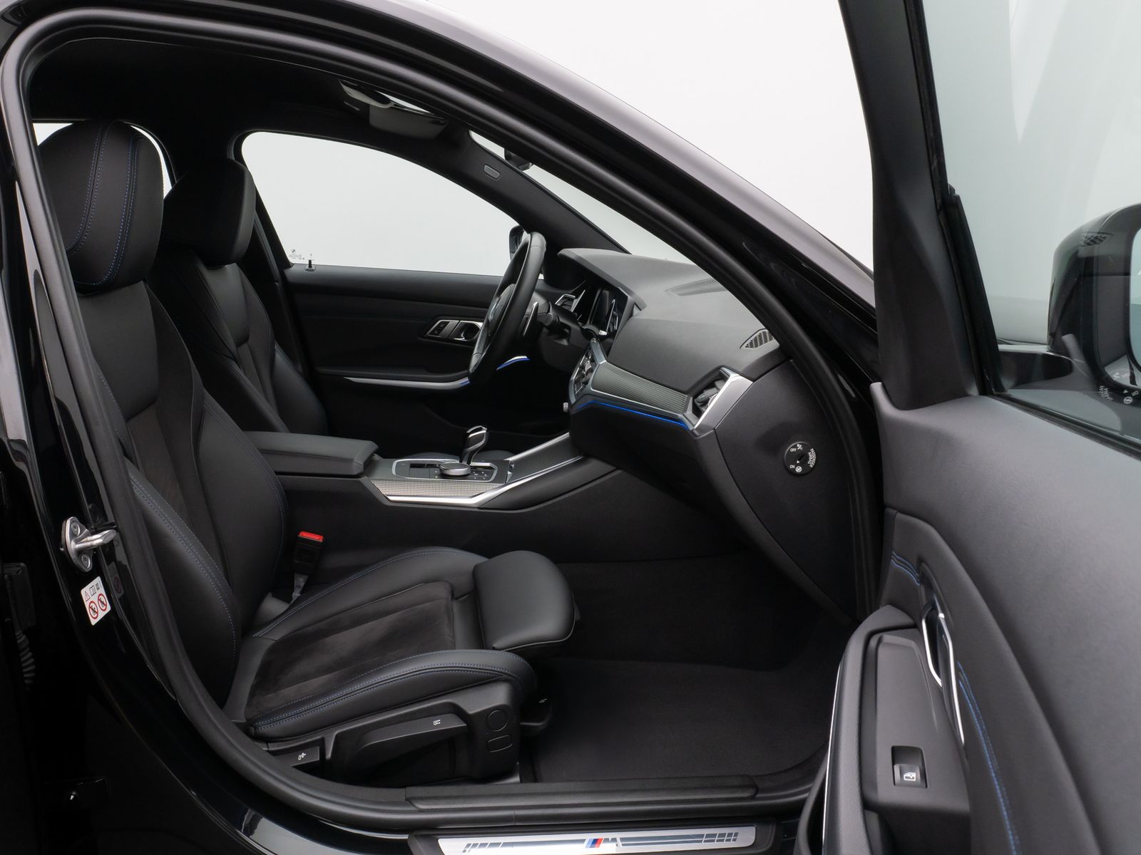 Fahrzeugabbildung BMW 320d M Sport DAB CockPitPro PDC Alarm AHK LED