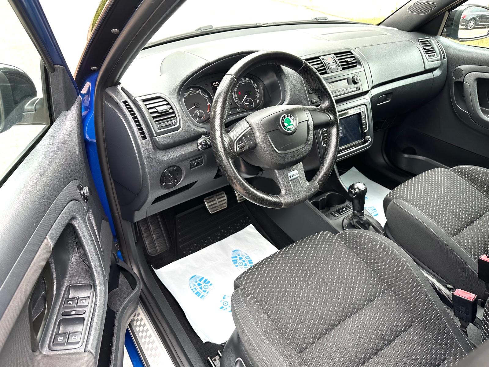 Skoda Fabia Combi RS 1.4 TSI 180 ch • DSG • Sièges sport chauffants • Régulateur • Jantes 17"