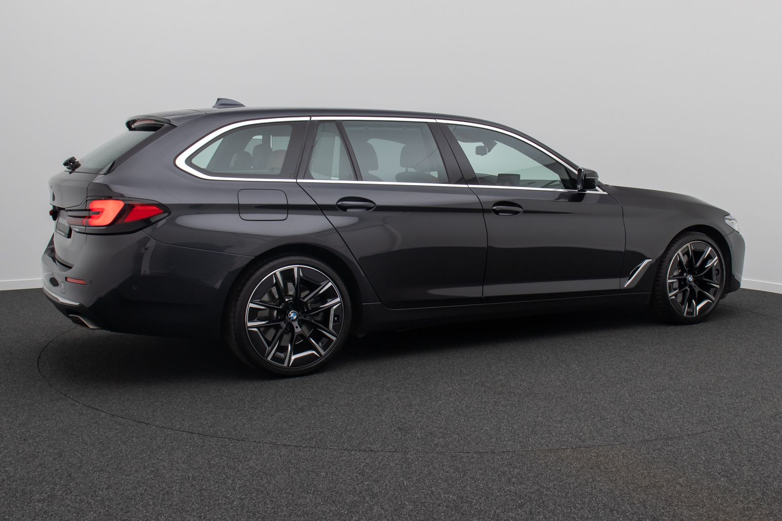 Fahrzeugabbildung BMW 540d  xD LuxuryLine Kamera Laser HUD DAB HiFi 20