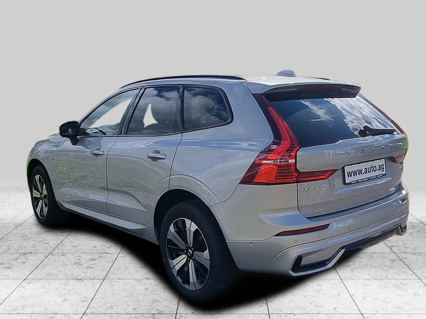 Volvo XC60 T6 AWD GREY MIDSOMMAR 588 EURO imagem 3