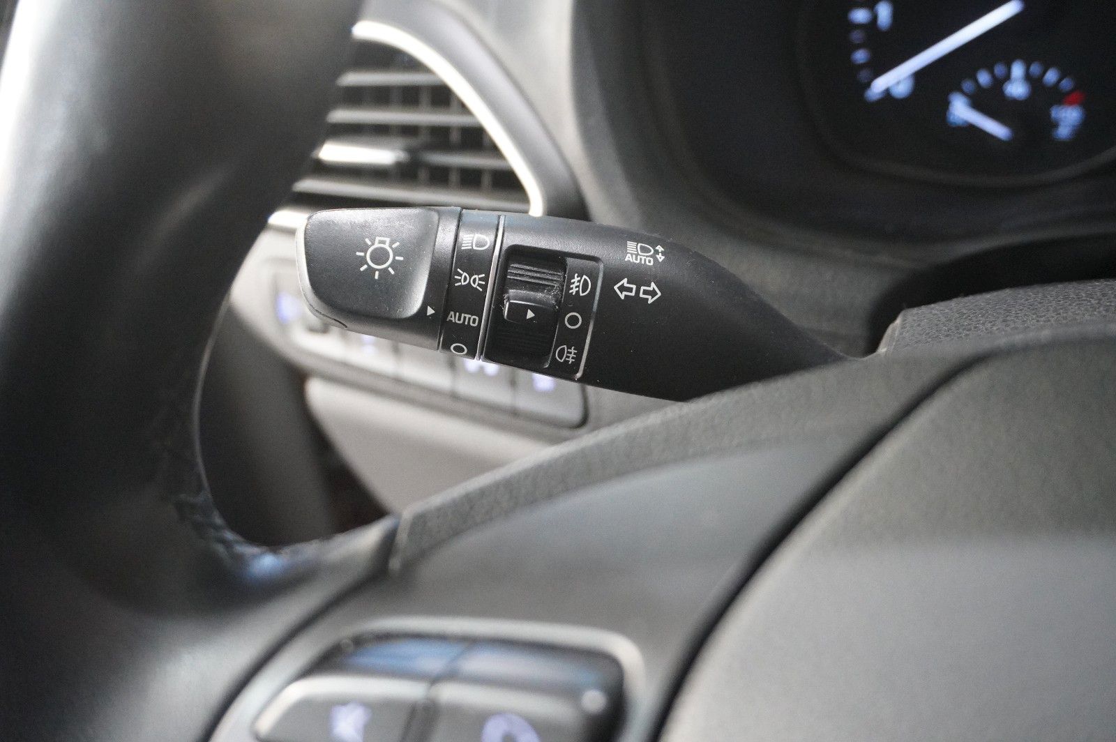 Fahrzeugabbildung Hyundai i30 LIM. 1.0 T-GDI SELECT LED/KLIMA/PDC/TEMP/USB