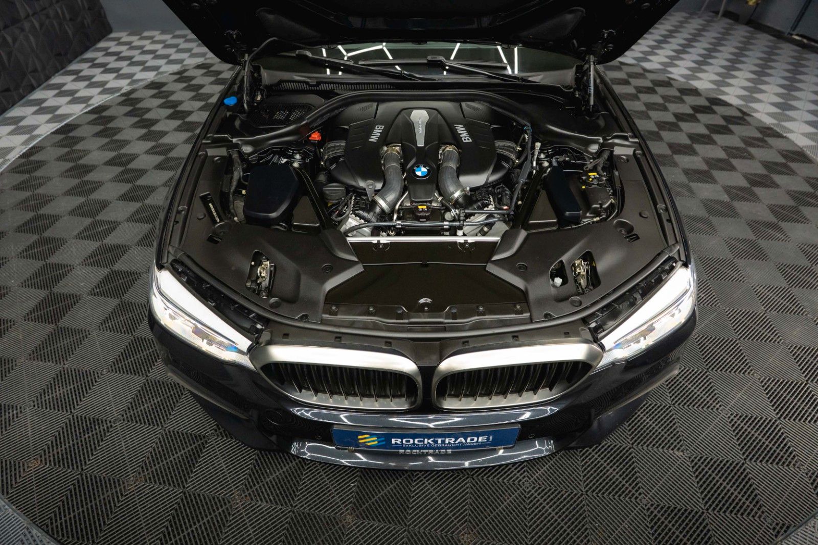 Fahrzeugabbildung BMW M550i xDrive Shadow Line | ACC | Massage | LED