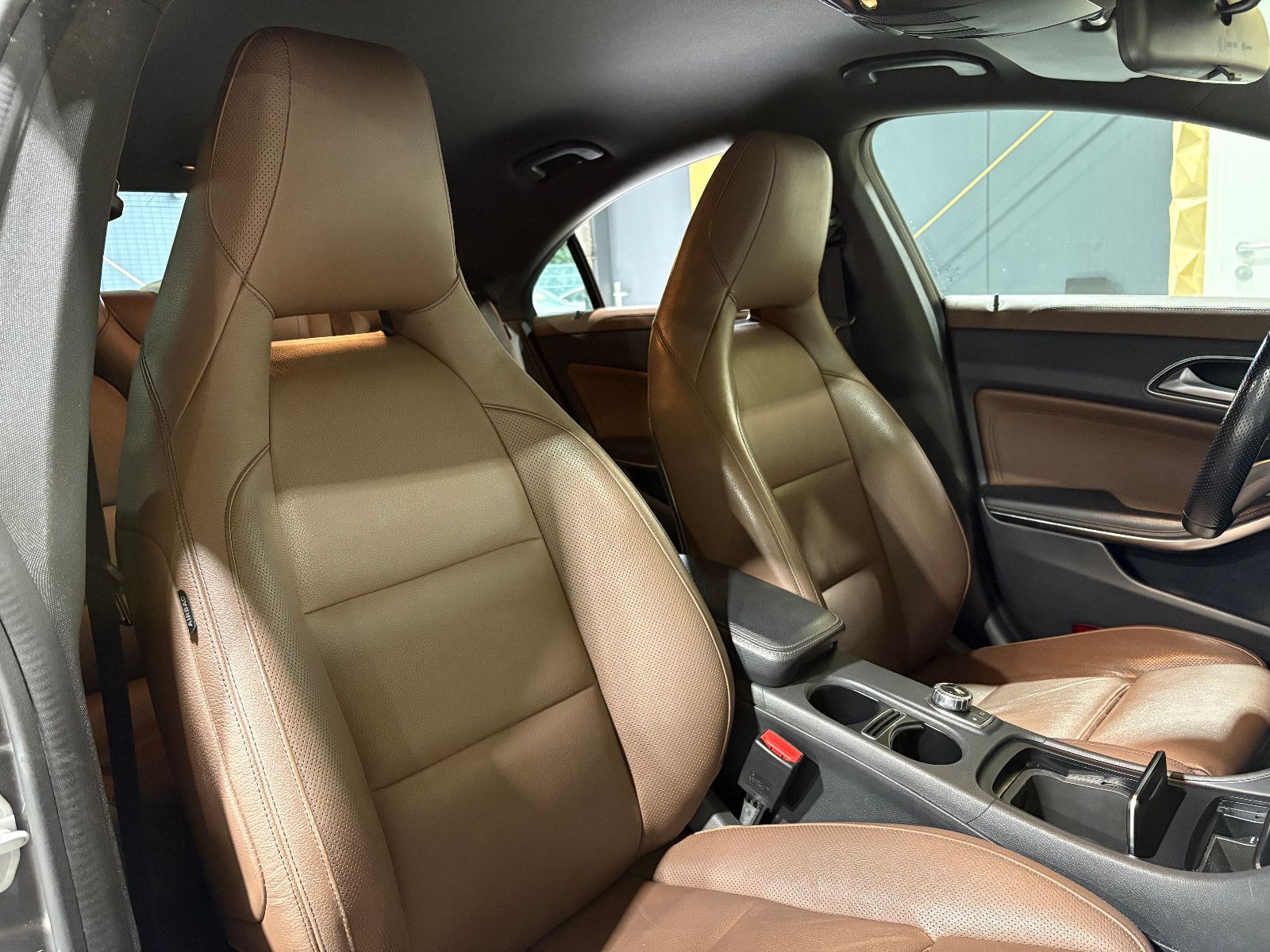 Fahrzeugabbildung Mercedes-Benz CLA 250/KAMERA/SHZ/NAVI/AMG-LINE/KLIMA/TEMPOMAT