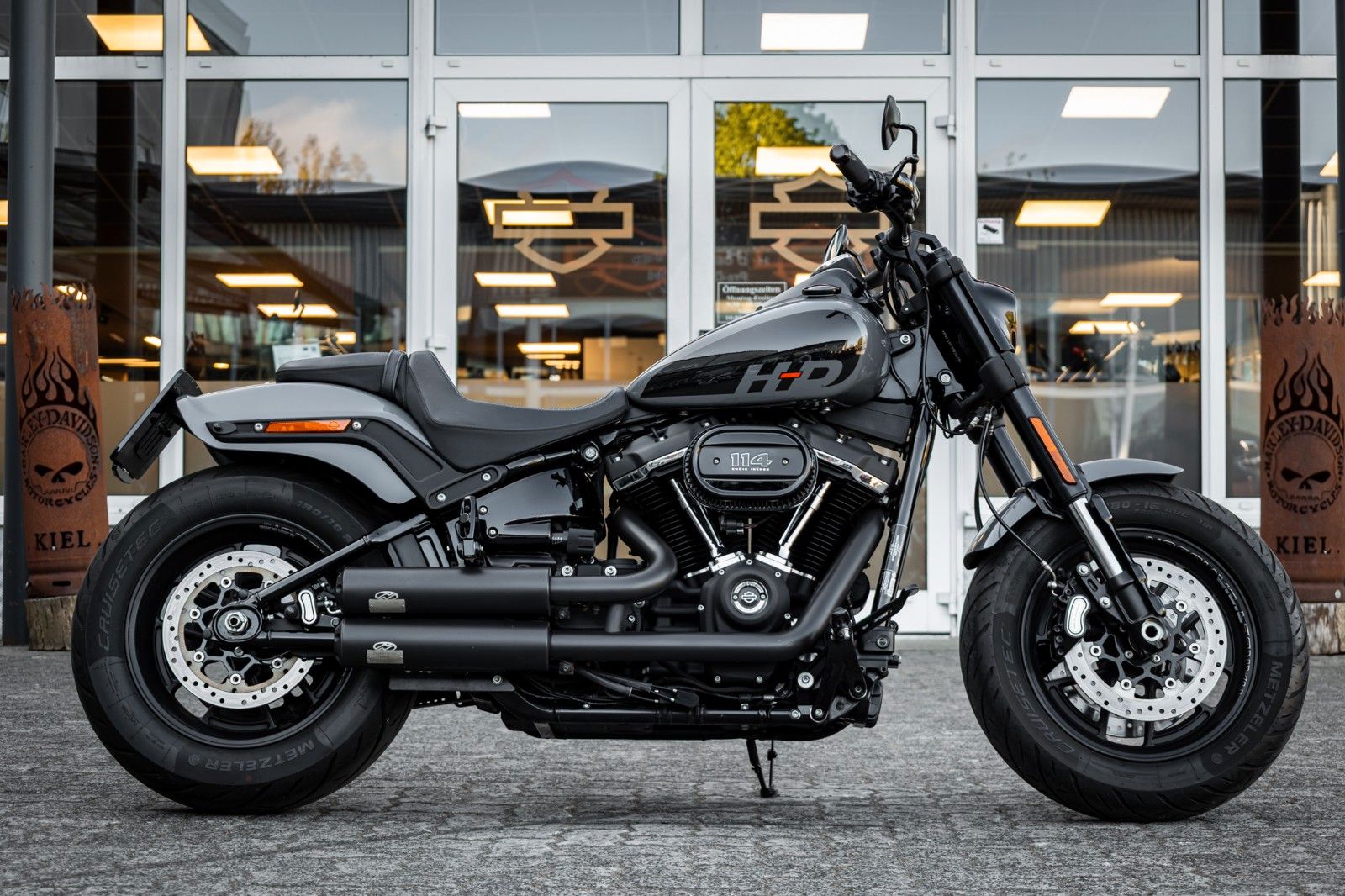 Fahrzeugabbildung Harley-Davidson FXFBS FAT BOB 114 CUI SOFTAIL - JEKILL&HYDE -