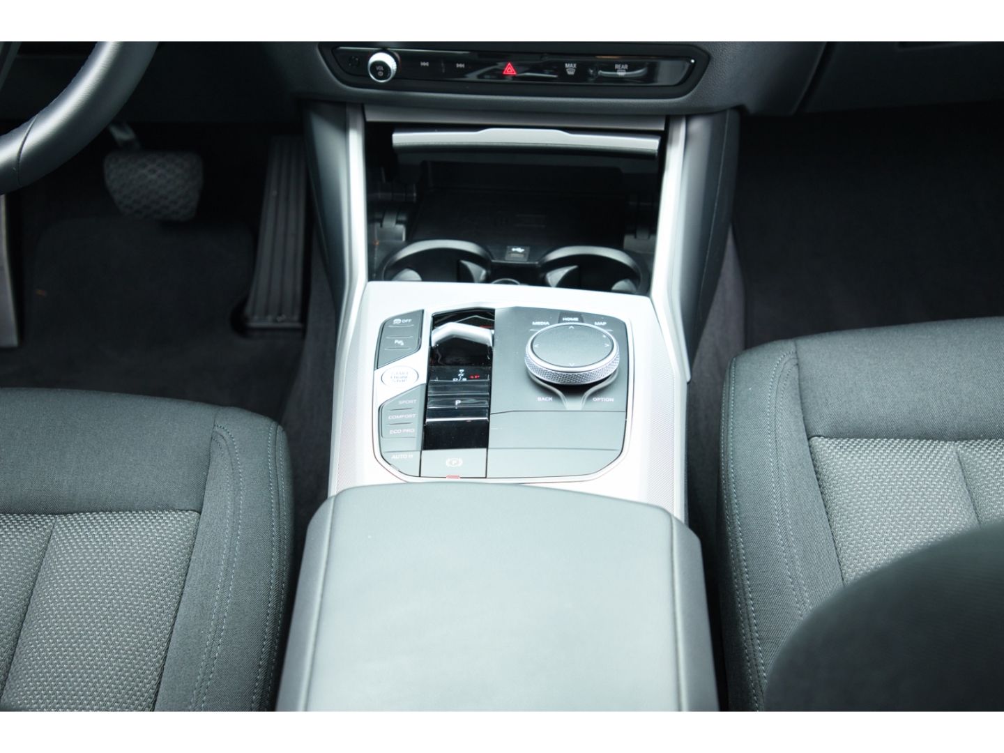 BMW 320 d xDrive Touring Navi LED SHz Apple CP foto 24