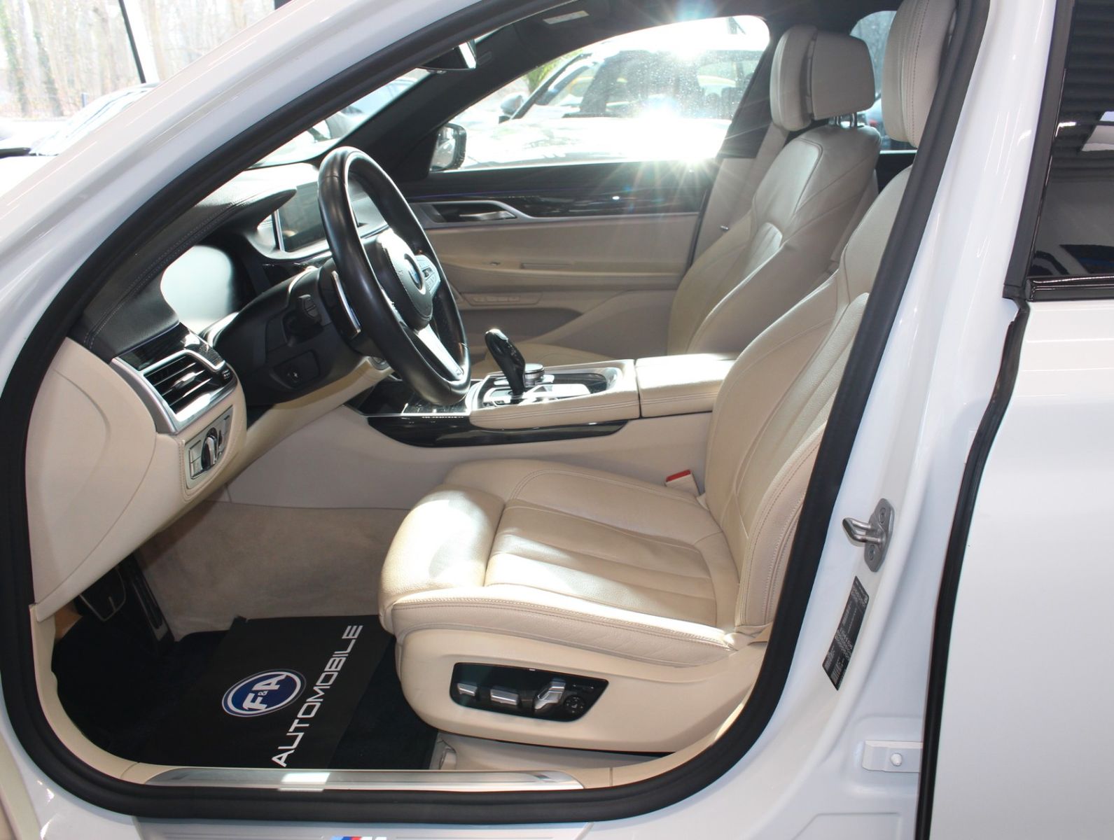 Fahrzeugabbildung BMW 730d M-Sportpaket*Soft-Close*Massage Sitze*Hud