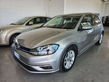Volkswagen Golf - 2