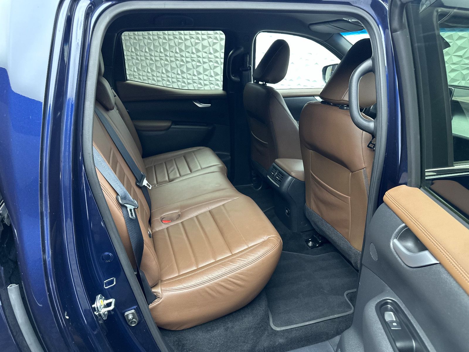 Fahrzeugabbildung Mercedes-Benz X350 DOKA/HARDTOP/STANDHZ/360°/AHK/POWER-EDITION