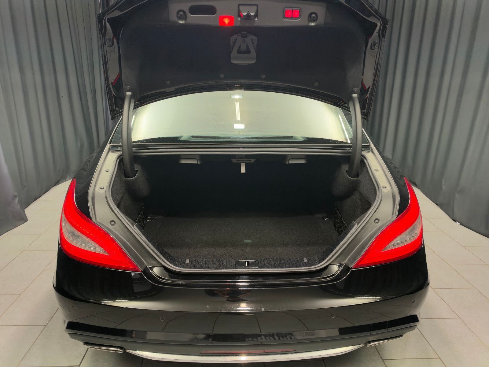 Fahrzeugabbildung Mercedes-Benz CLS 500 |AMG-LINE|H/K|PANO|AIR-MATIC|DE-FZG