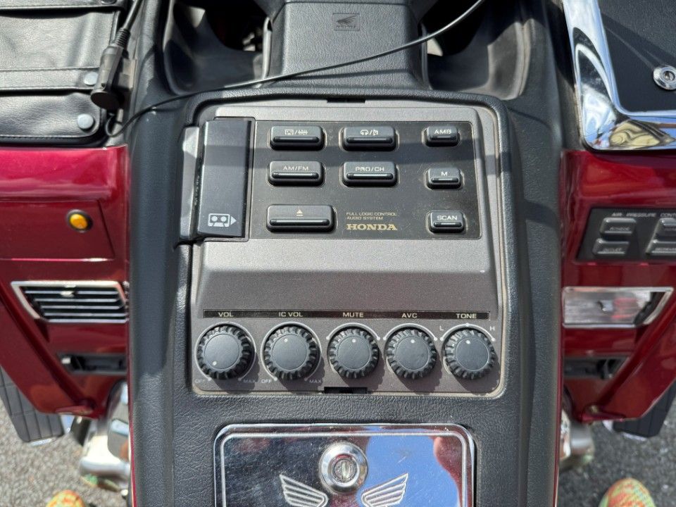 Fahrzeugabbildung Honda Gold Wing SC 1500er HU Neu Startklar