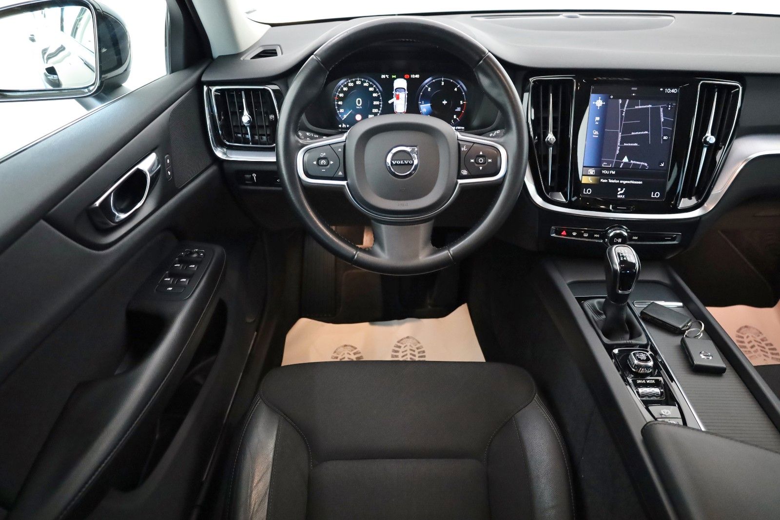 Fahrzeugabbildung Volvo V60 Kombi Momentum Pro T.Leder,Navi,LED,AppleCar