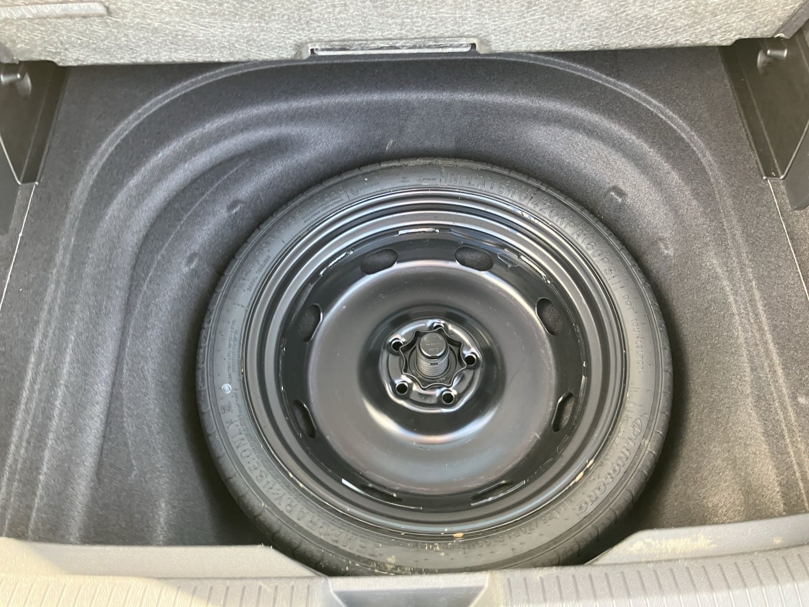 Fahrzeugabbildung Volkswagen Golf VIII Variant TDI Style DSG LEDplus Navi AID