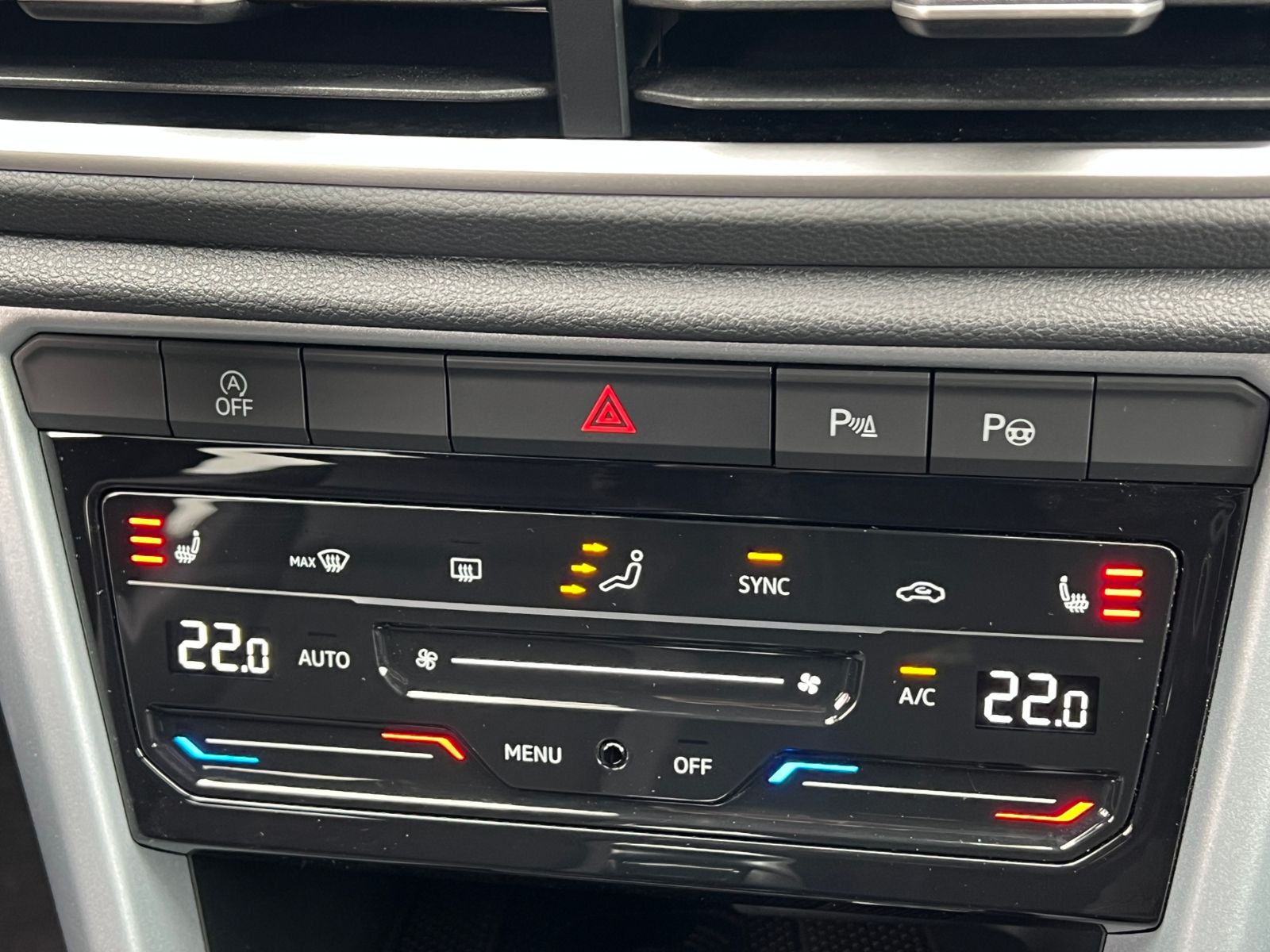 Fahrzeugabbildung Volkswagen T-Roc GOAL 1.5 TSI DSG *AHK, LED, "Plus"-Paket,
