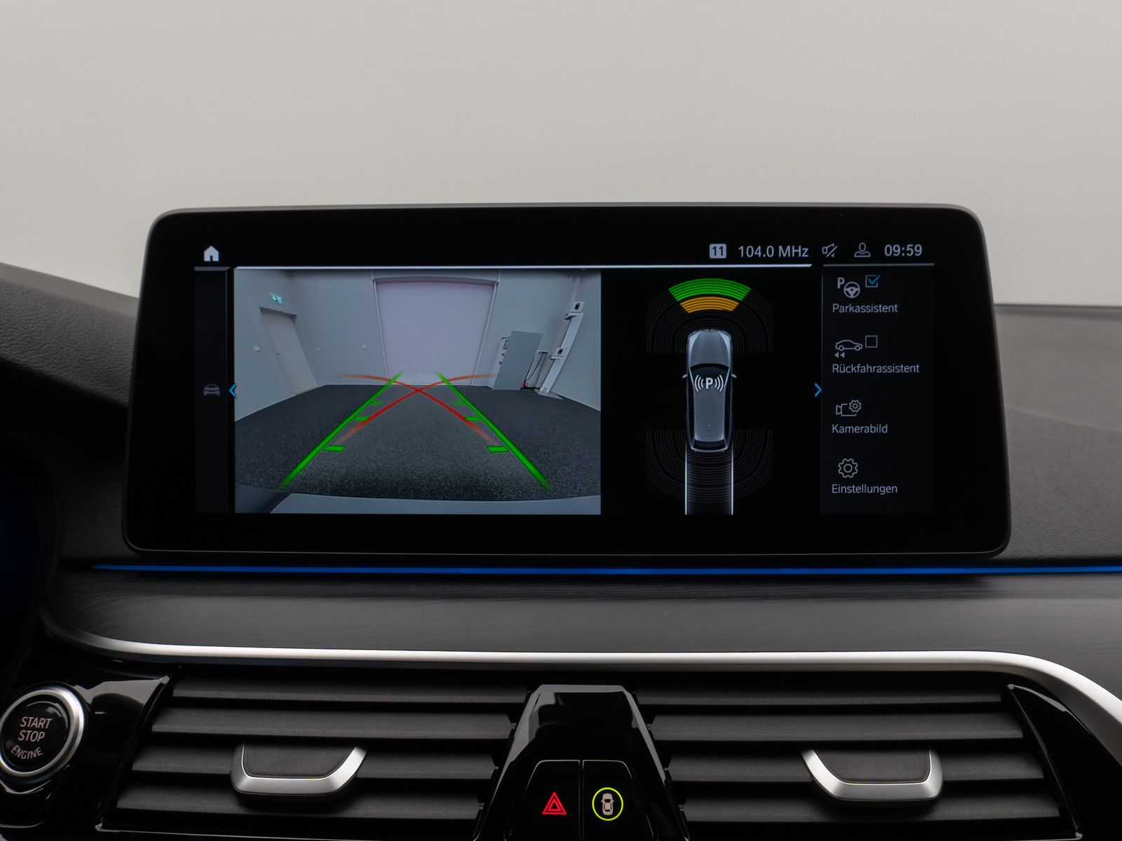 Fahrzeugabbildung BMW 530e xD M Sport Kamera Laser HUD DAB Komfort AHK