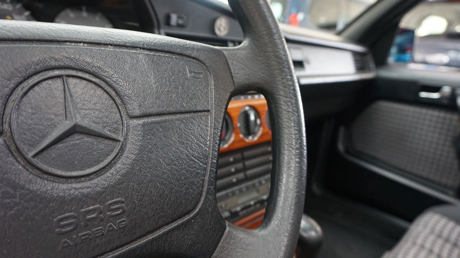 Fahrzeugabbildung Mercedes-Benz 190  Steuerkette in 2025 neu TÜV neu