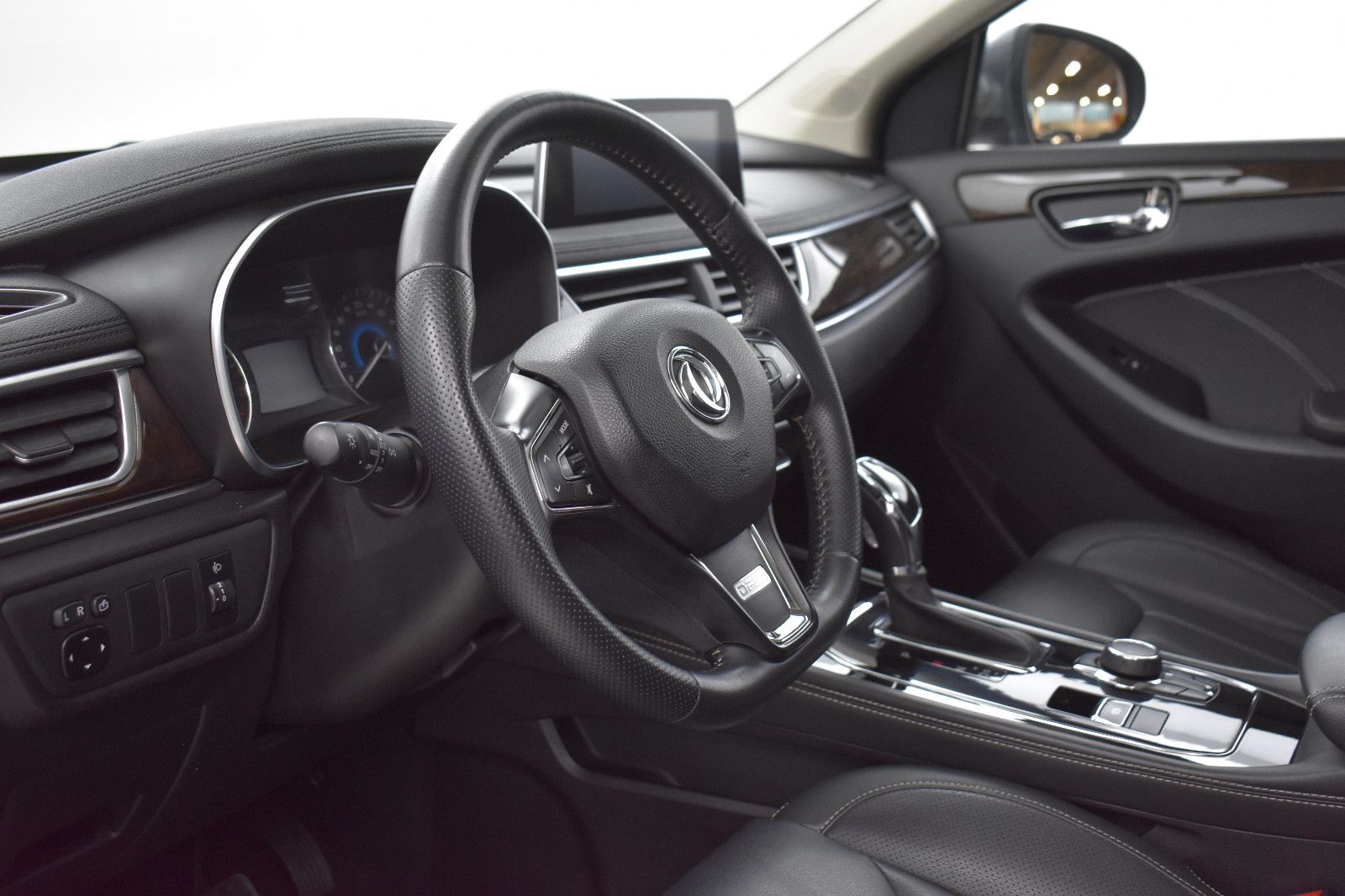 DFSK Fengon 580 1.5T CVT >7SI+PANO+360+NAVI+LEDER+LED - Image 11