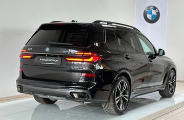 Fahrzeugabbildung BMW X7 xD40d M Sport ACC SoftCl Massage DAB SkyLoung