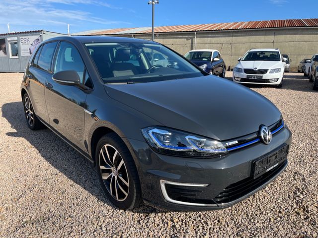 Volkswagen e-Golf VII*Navi*LED*digitales Cockpit