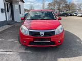 Dacia Sandero Laureate /AHK/SH/Klima - Dacia Sandero Laureate mit Benzin-Antrieb