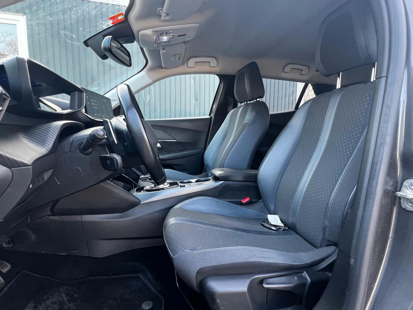 Peugeot 2008 PureTech 130 EAT8 Allure Pack