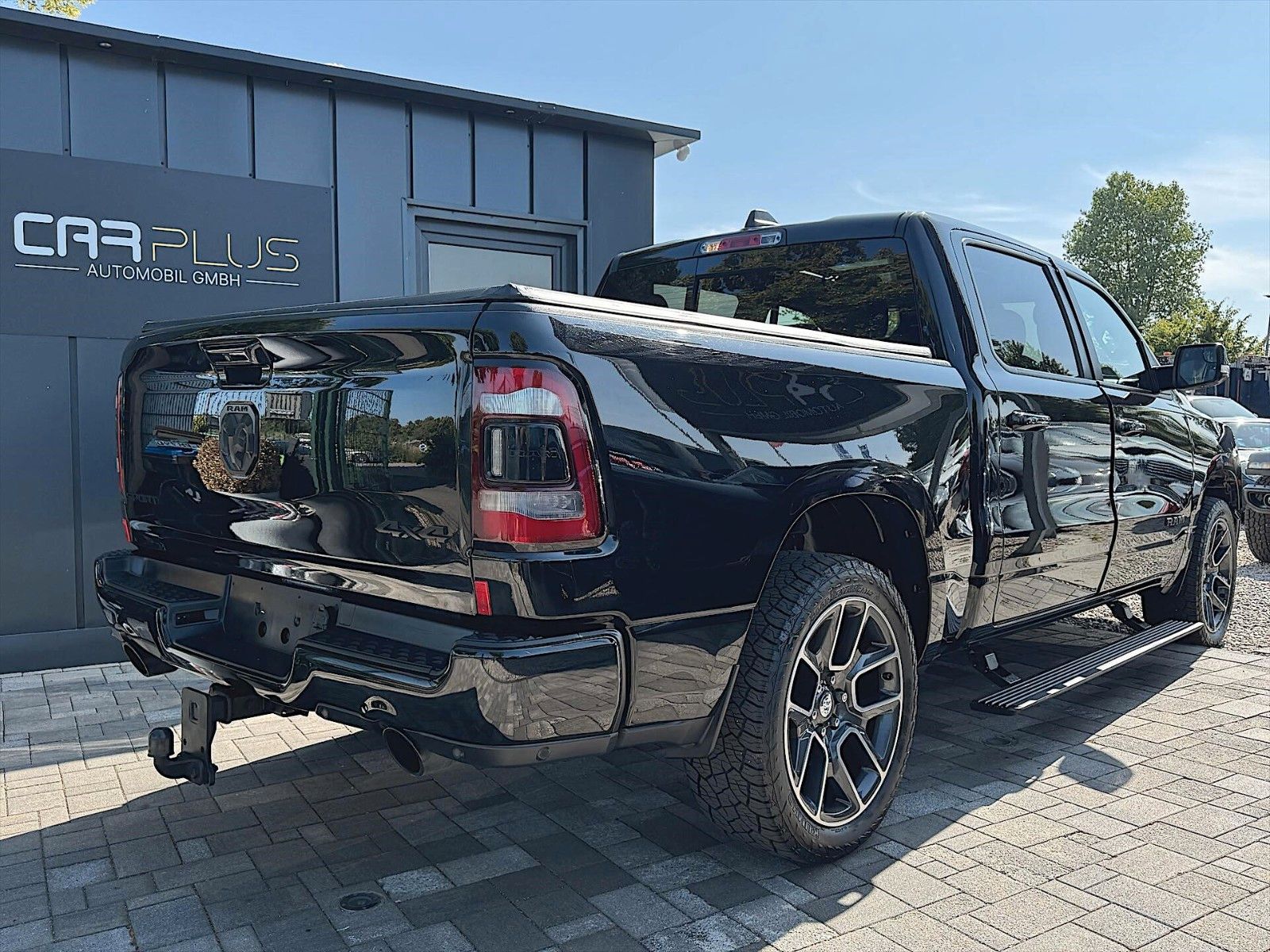Fahrzeugabbildung Dodge RAM 5.7 V8 HEMI SPORT 4x4 *Pano*360*Luft*ACC*22'