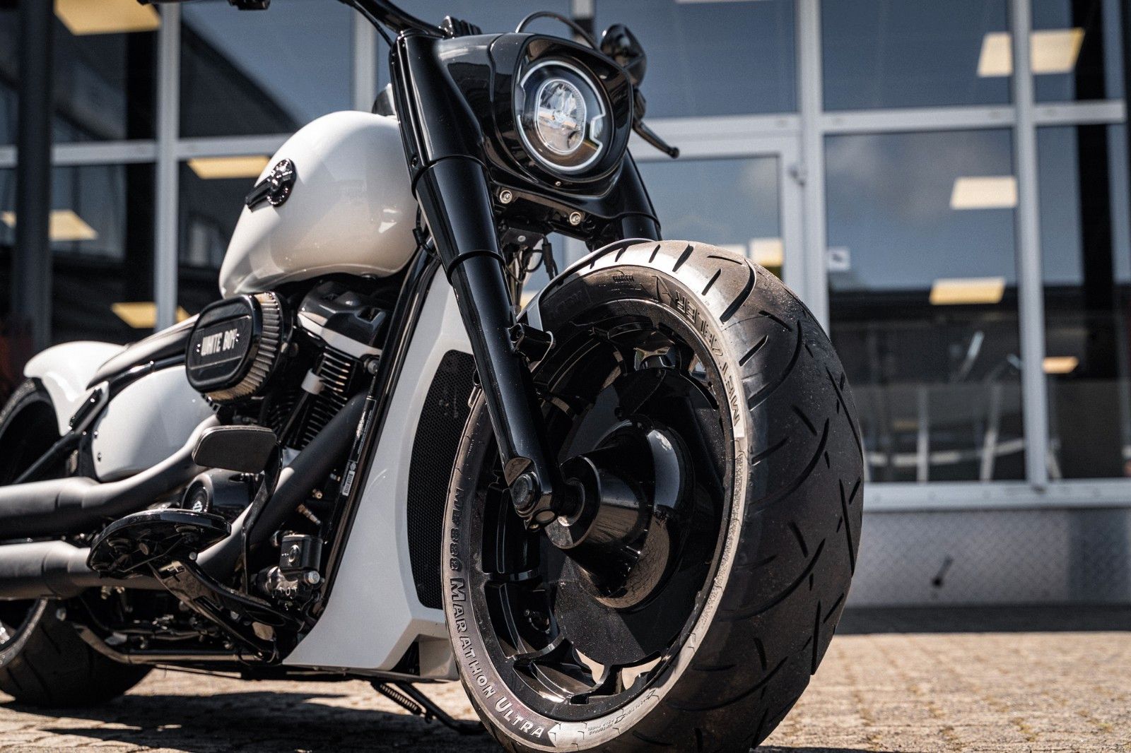 Fahrzeugabbildung Harley-Davidson WHITE FAT BOY FLFBS 114 MY24 -KESSTECH-