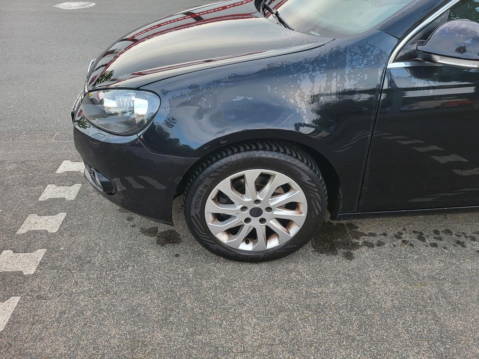 Volkswagen Golf 2011 — engine 105 HP (77kW)