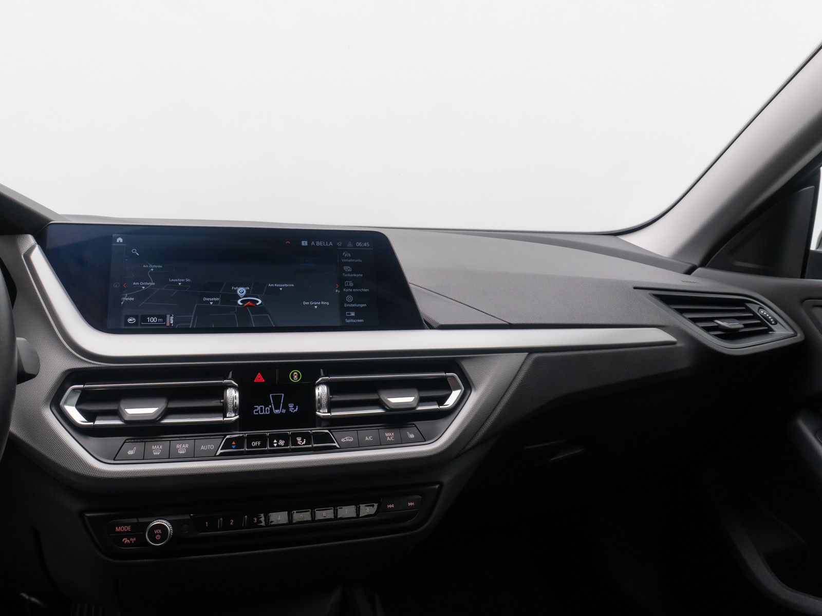 Fahrzeugabbildung BMW 218i Gran Coupé DAB GeschwindigReg PDC LED WLAN