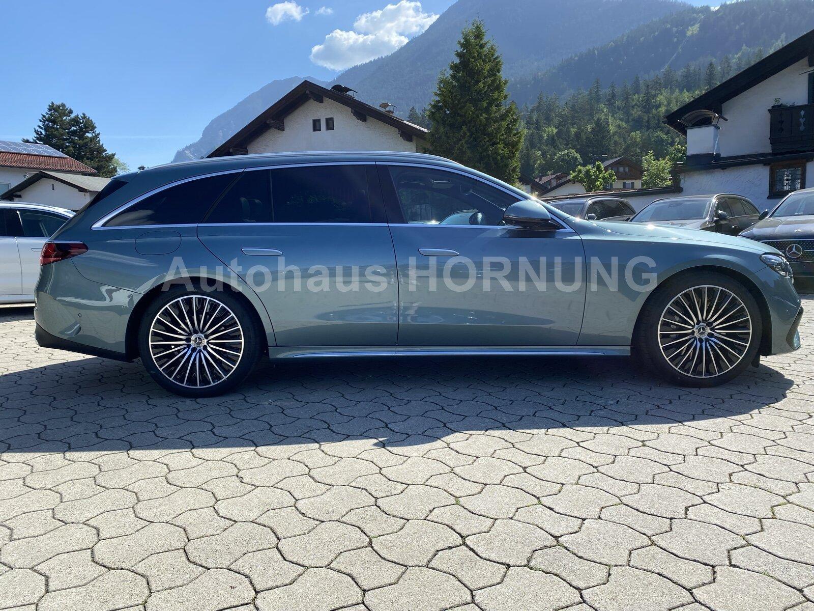 Mercedes-Benz E 220 d T-Modell AMG 360 DISTR AHK PANOSD MEMORY