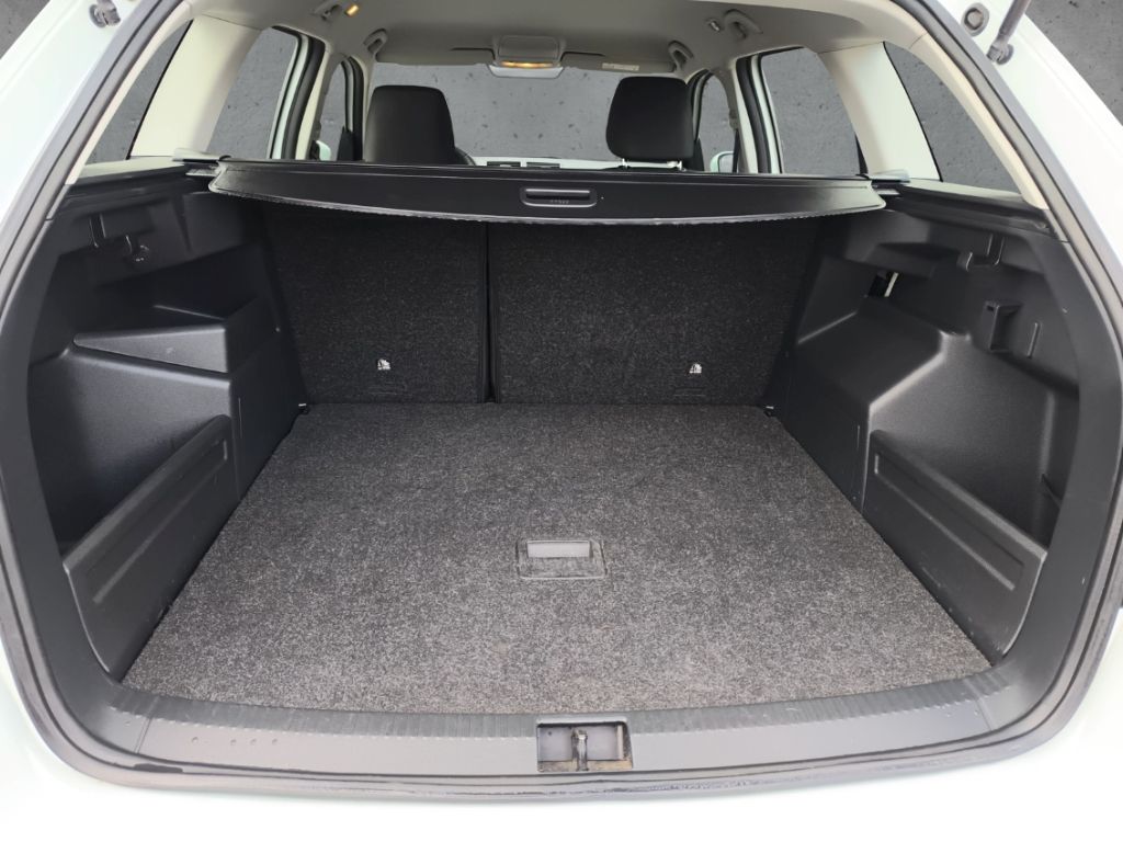 Fahrzeugabbildung SKODA Fabia Combi 1.0 MPI Cool Plus DABSoundpaket Klim