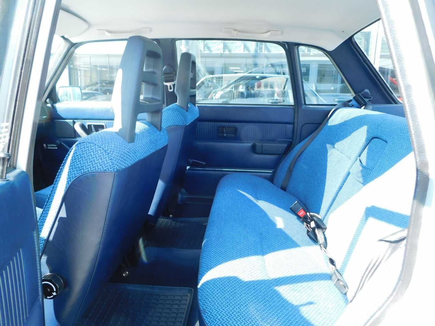 Fahrzeugabbildung Volvo 240 DL 240 DL 'H-Kennzeichen, TÜV neu'