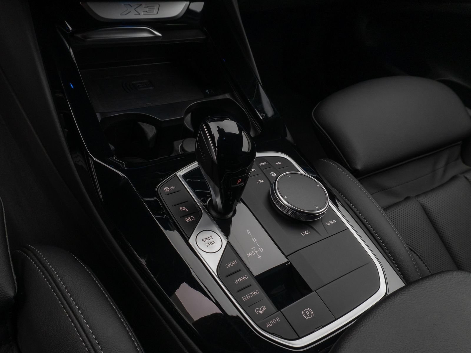 Fahrzeugabbildung BMW X3 xD30e Laser Kamera HUD DAB AHK Komfort 19Zoll