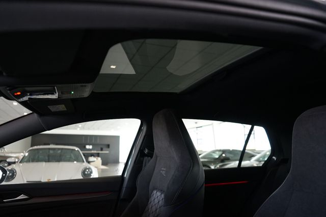 Volkswagen Golf 2.0 TDI DSG R-Line | Pano | HuD | FACELIFT