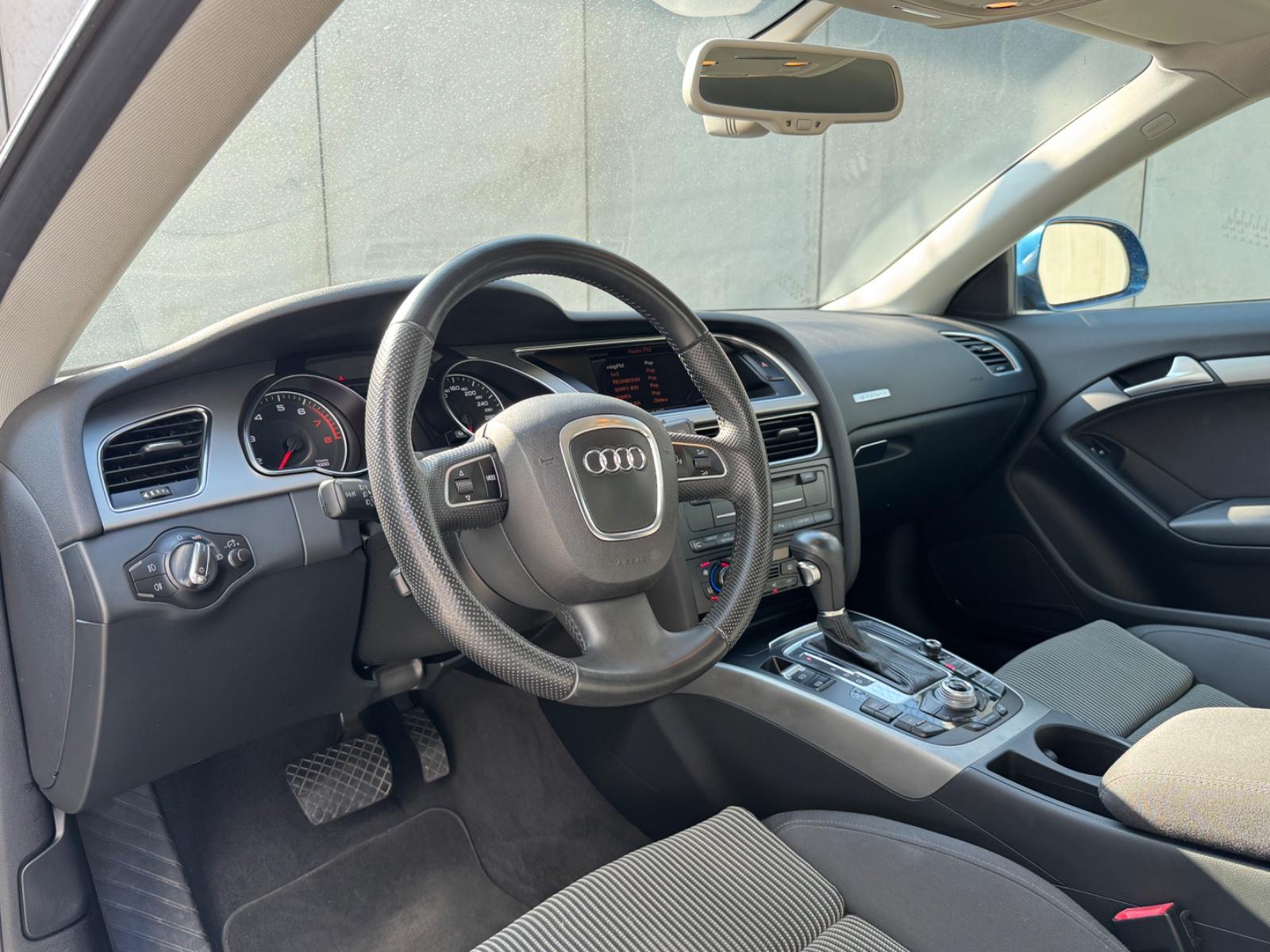 Audi A5 Coupé S Line 2.0 TFSI 211 ch BVA quattro / Magnetic Ride / Caméra de recul / Audi Sound System / Chauffage auxiliaire