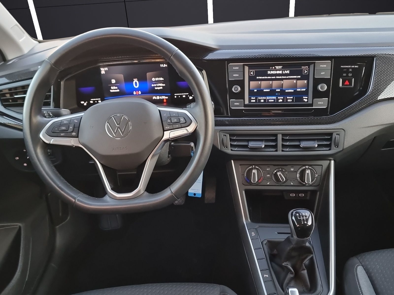 Fahrzeugabbildung Volkswagen Polo Life TSI LED SH PDC DAB+ WeConnect Klima