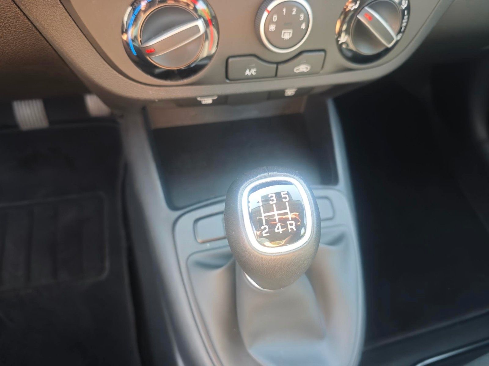 Hyundai i10 – Bild 15