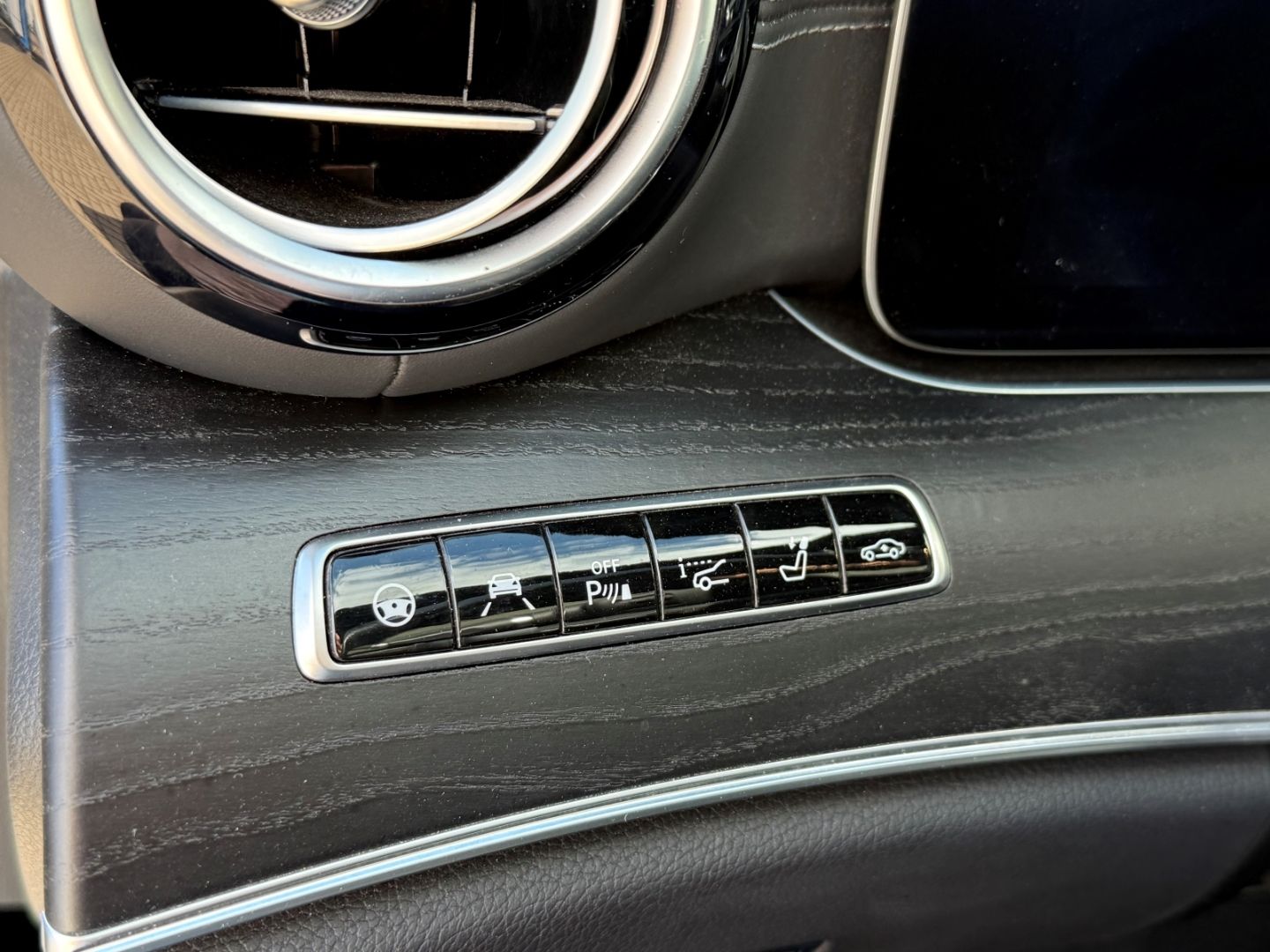 MERCEDES-BENZ E 63 AMG 4Matic EU6d-T HUD Luftfederung AD Nivea - Image 19