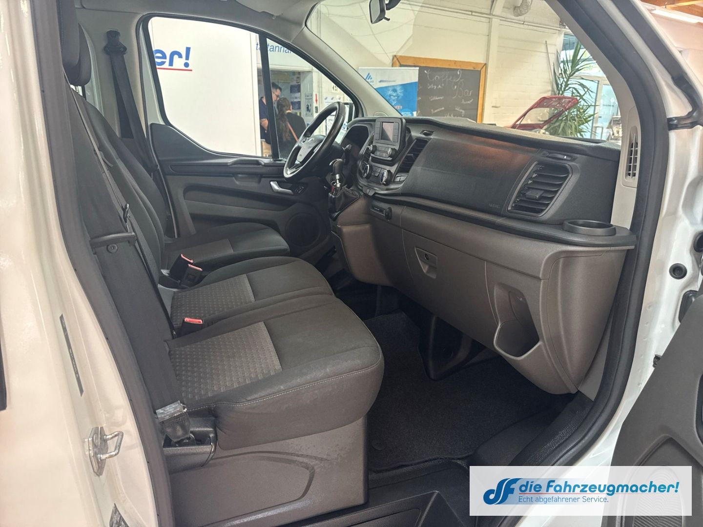Fahrzeugabbildung Ford Transit Custom Tourneo 320 L2 Trend 2.0 TDCi  Dy