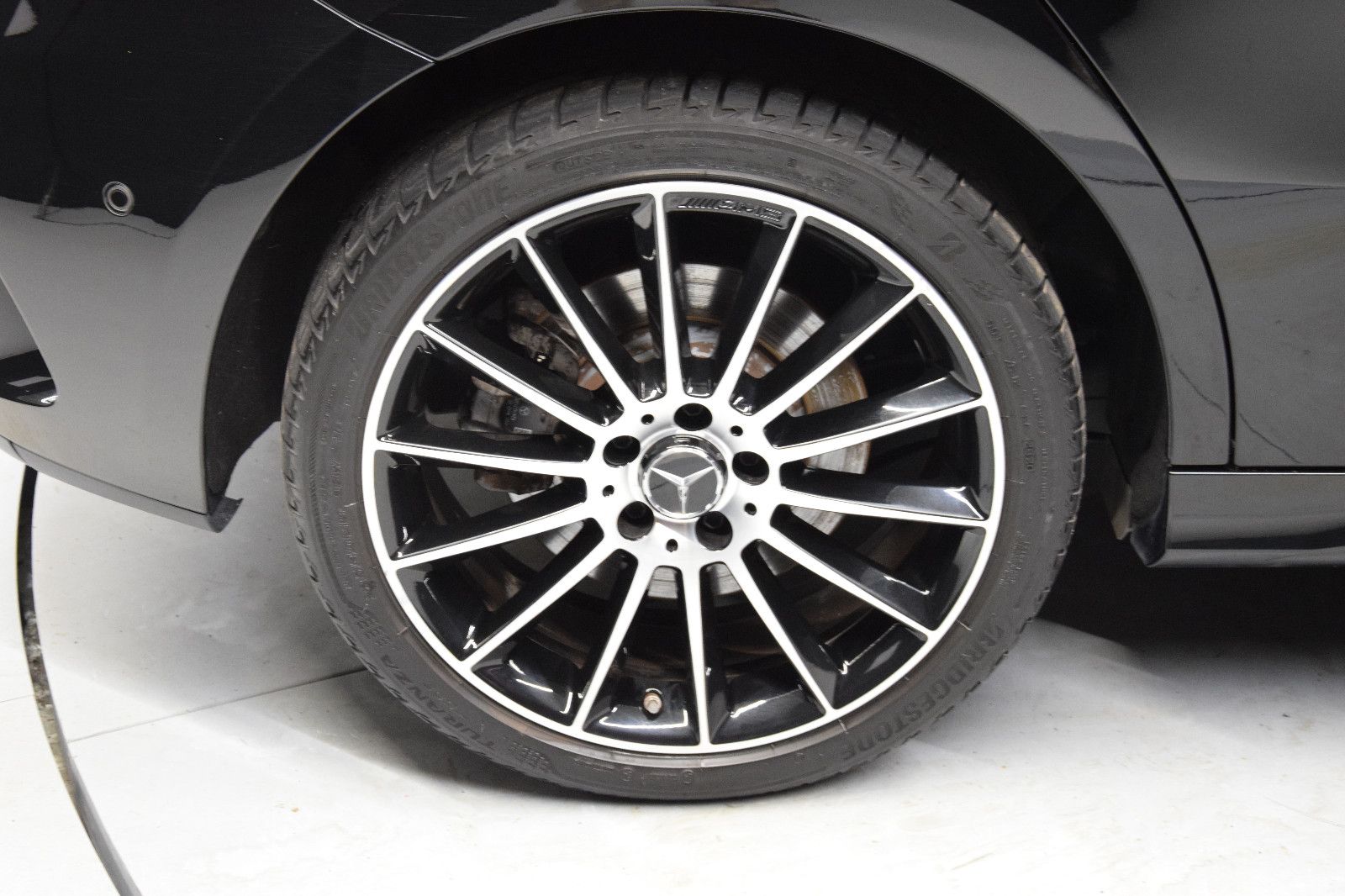 Fahrzeugabbildung Mercedes-Benz A 250 e Edition 2020 AMG Kamera LED MBUX Night