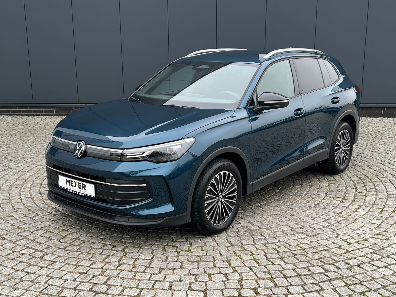 Fahrzeugabbildung Volkswagen Tiguan GOAL 1.5 eTSI DSG *AHK,LED,Kamera,LM'-18*