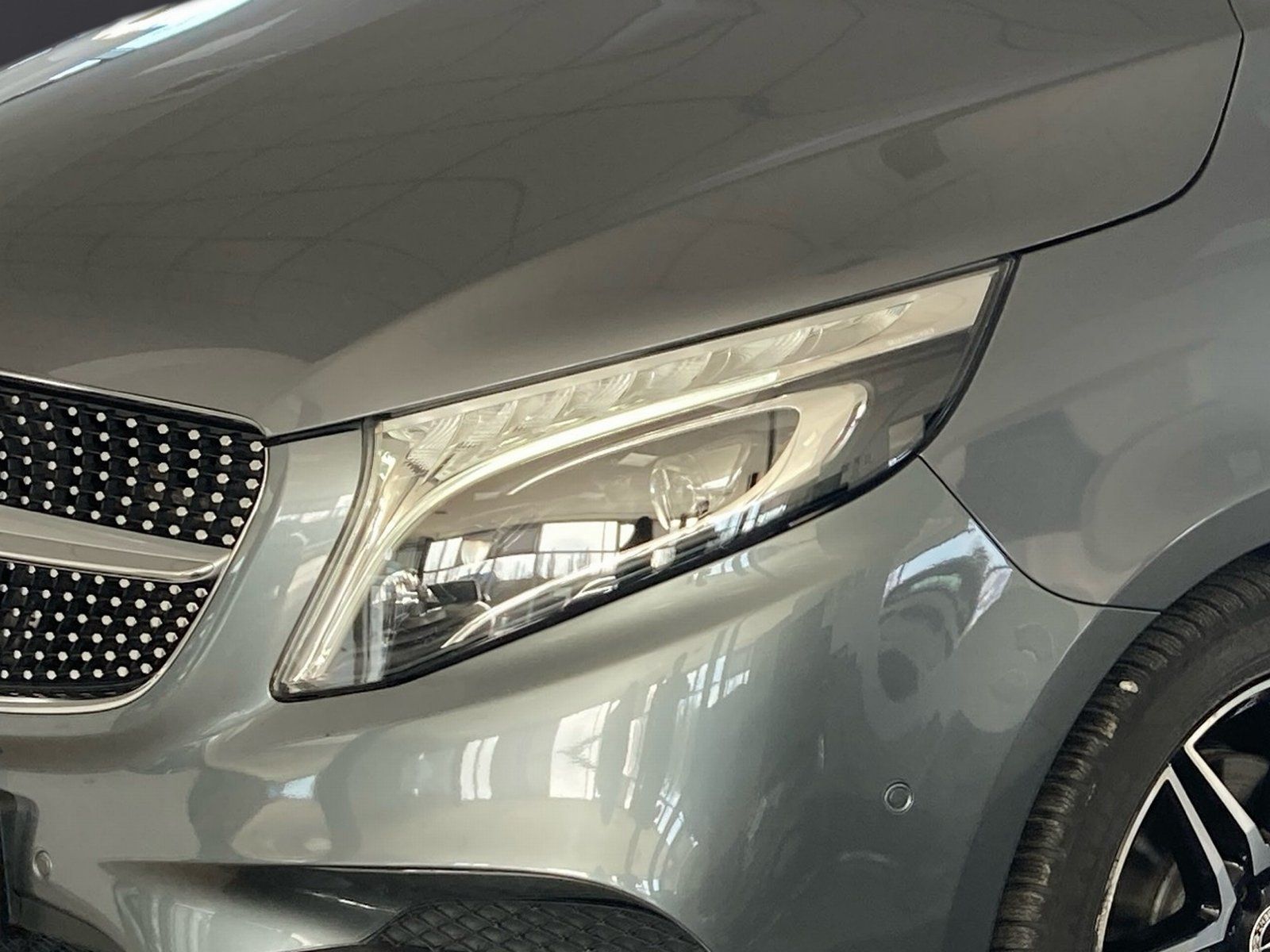 Fahrzeugabbildung Mercedes-Benz V 300 d AMG lang*AHK*STDHZG*Distro*TOT*ILS*Burm*