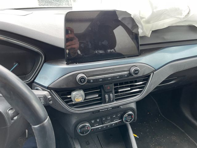Ford Focus Turnier Active *PANO*NAVI*CARPLAY*TEMP*LED