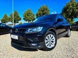 Volkswagen Tiguan / LED / SHZ / AHK / Keyless / Navi - VW Tiguan Gebrauchtwagen in Leipzig