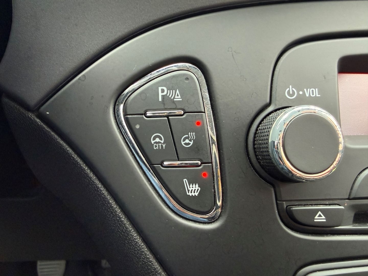 Fahrzeugabbildung Opel Corsa E Edition SHZ+LHZ+PDC